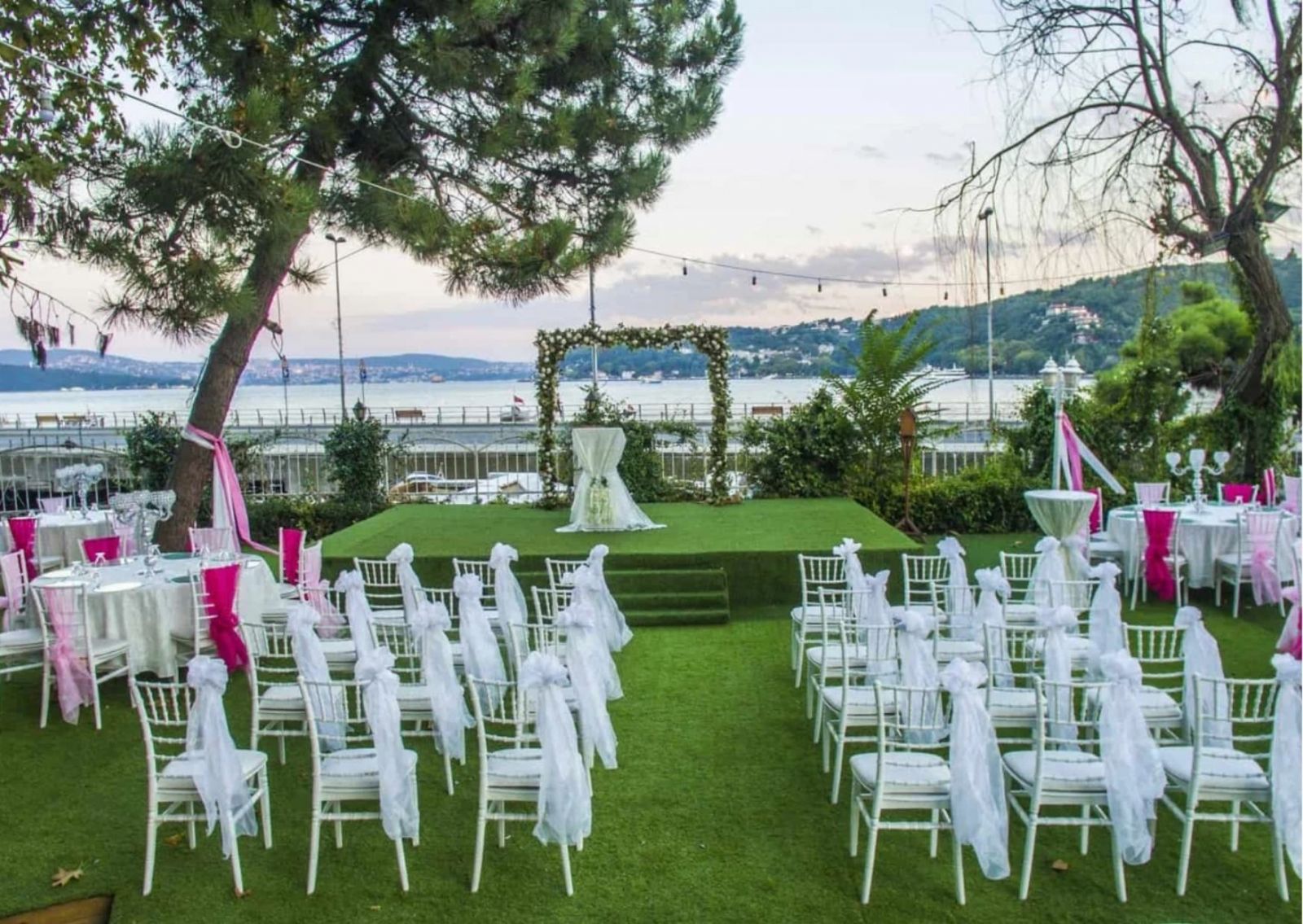 Çatalca Bistro Masa Kiralama